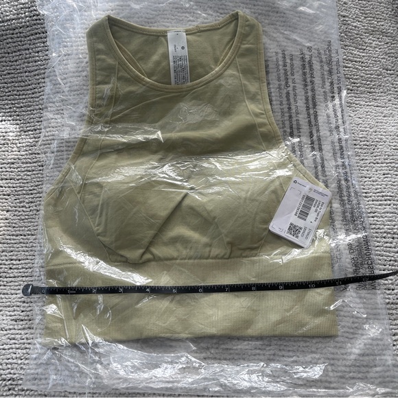 Lululemon Women's Green ebb to train bra 4 - Picture 7 of 8